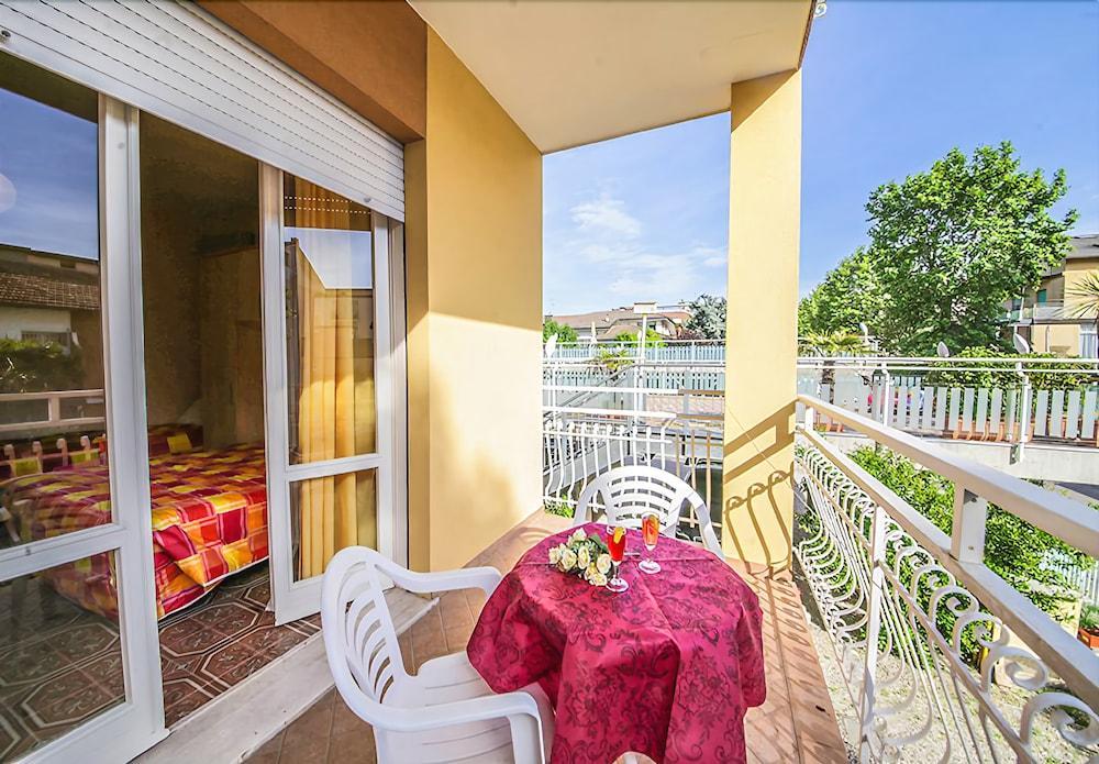 Hotel Santa Martina Villamarina Exterior photo