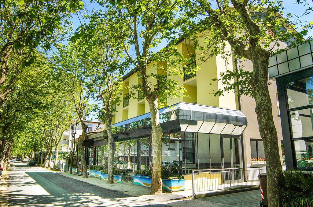 Hotel Santa Martina Villamarina Exterior photo