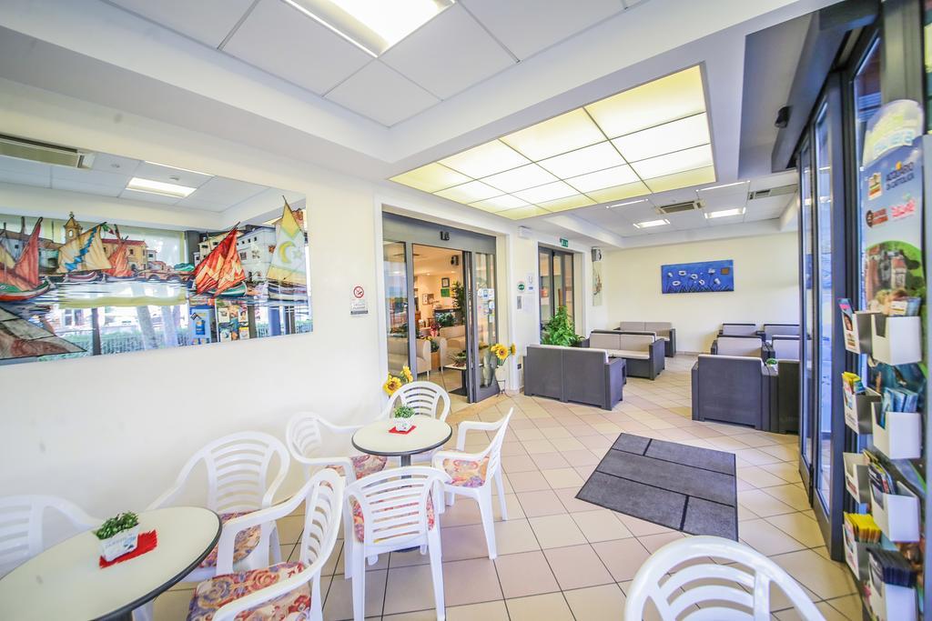 Hotel Santa Martina Villamarina Exterior photo