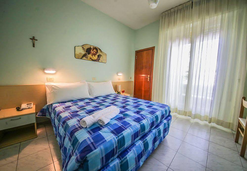 Hotel Santa Martina Villamarina Exterior photo